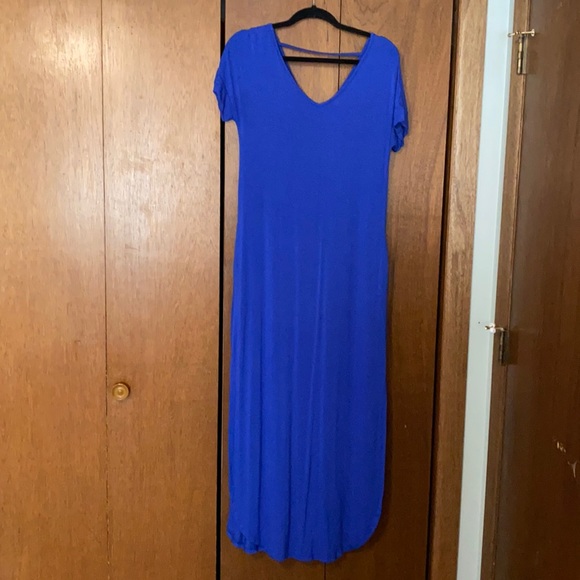 Dresses & Skirts - Blue v-neck maxi dress NWOT